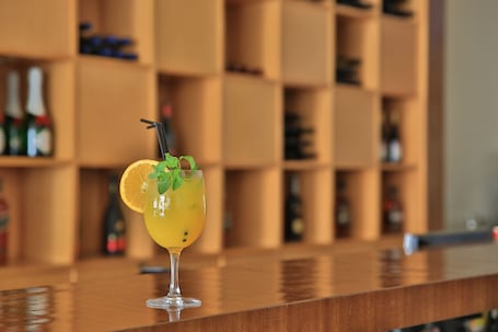 Bar (on property). Hotel Roma Ritz Huambo