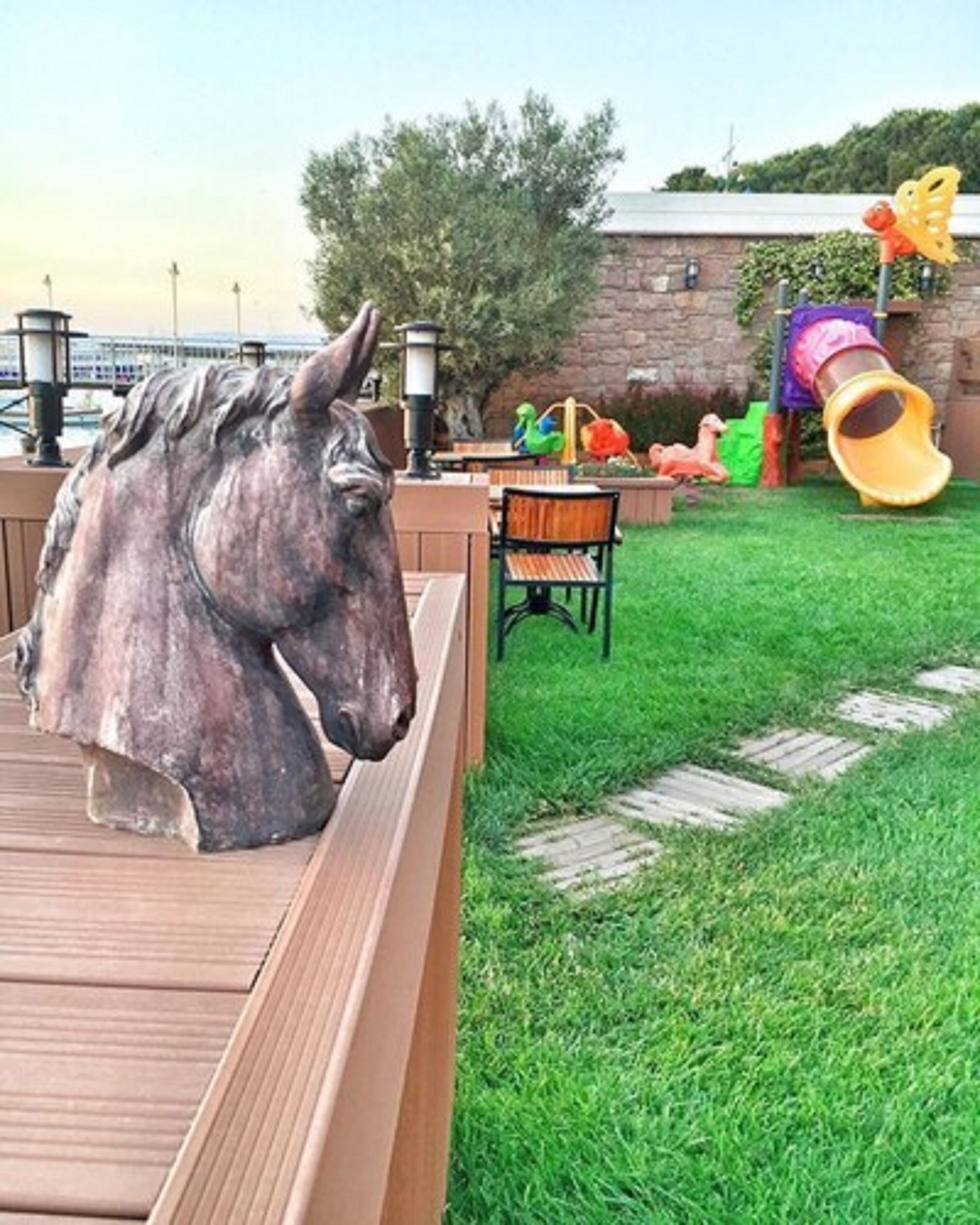 children’s play area – outdoor