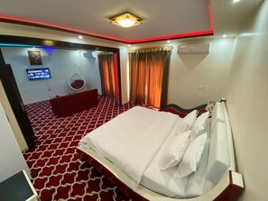 In-room safe, iron/ironing board, free WiFi - Almudawah Hotel (Turaif)