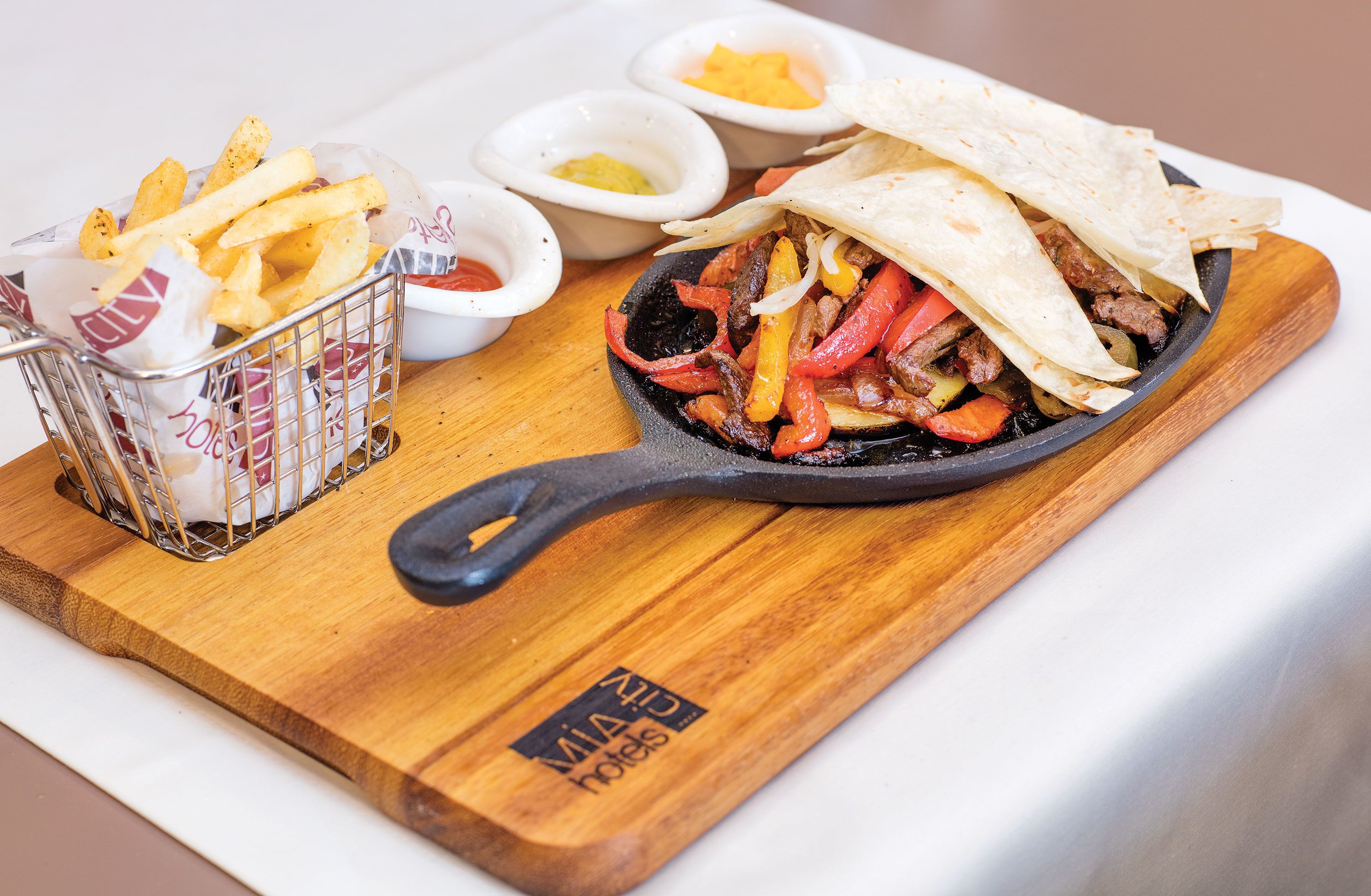 breakfast, lunch, dinner served; international cuisine