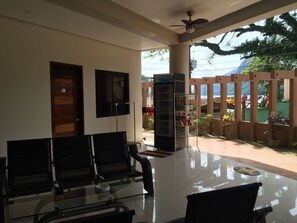 로비 좌석 공간