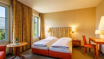 Double Room, Lake View, Lakeside | In-room safe, desk, free cribs/infant beds, free WiFi