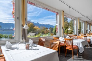 Frokost, lunsj og middag serveres, regionale retter 