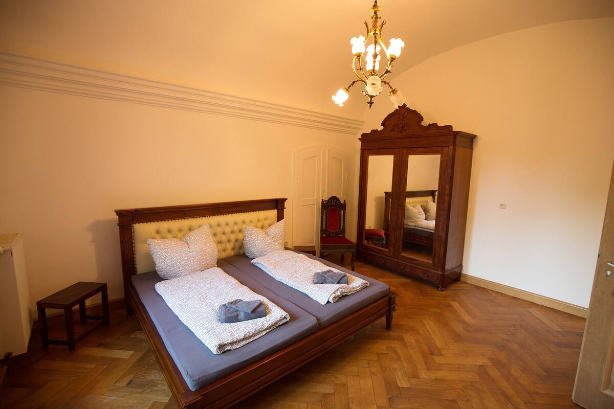Apartment, 1 Bedroom, Park View | Cots/infant beds, rollaway beds, free WiFi