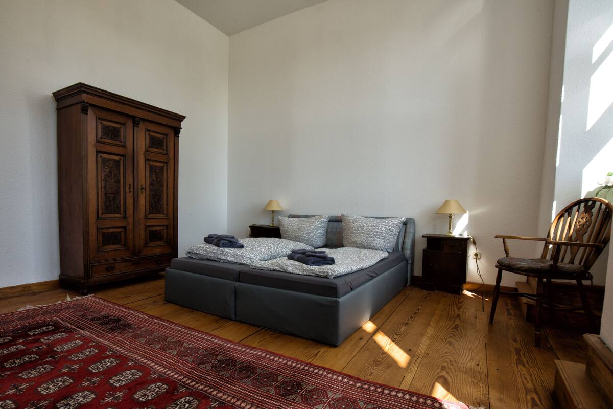 Familienapartment, 3 Schlafzimmer, Parkblick | Babybetten, Zustellbetten, kostenloses WLAN