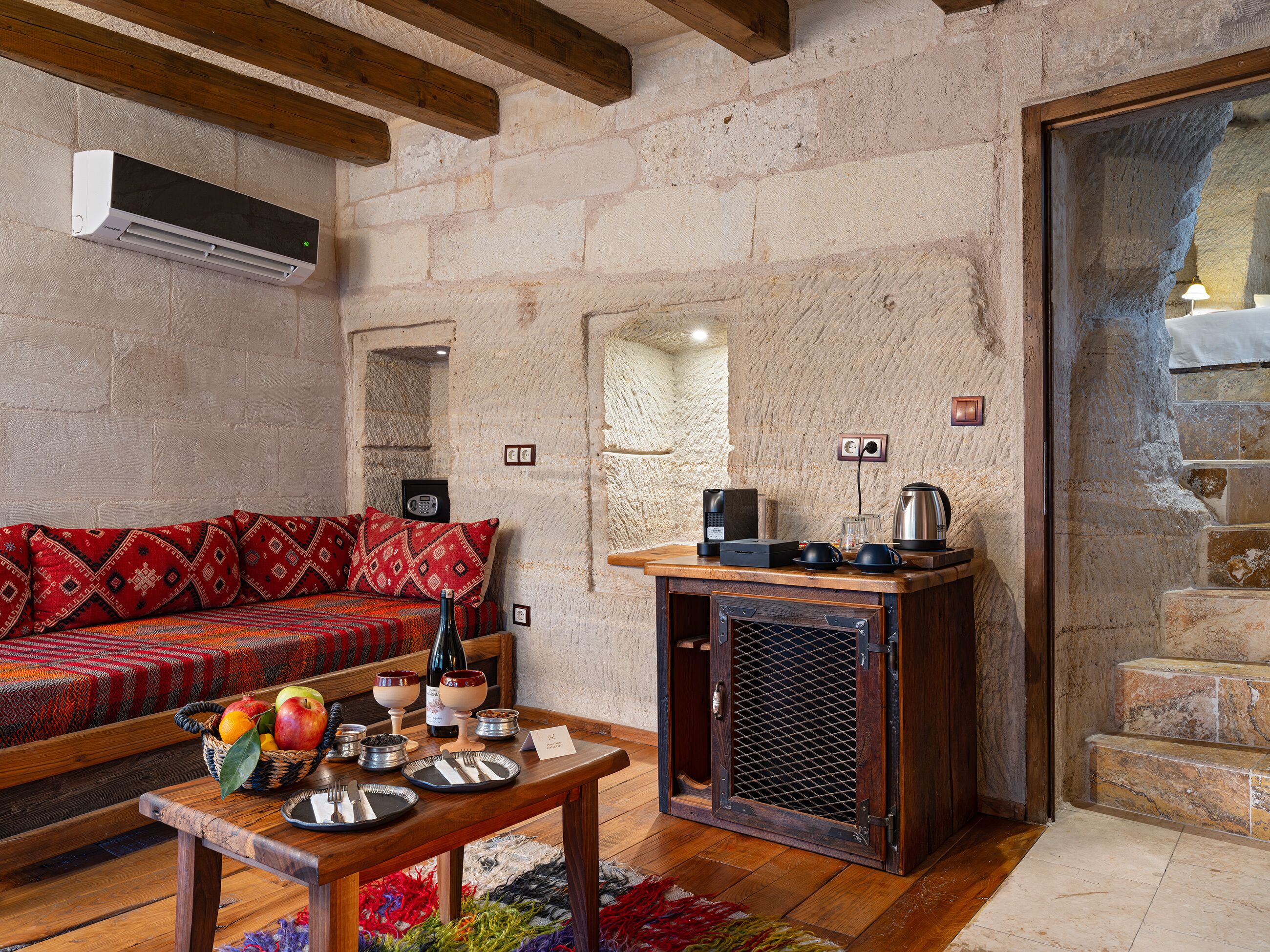 Fairy Chimney Room 26 | Living area
