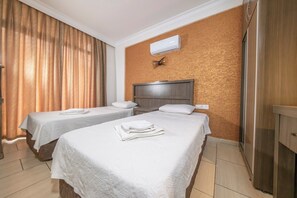 Safe på rommet, skrivebord, barnesenger (inkludert) og wi-fi (inkludert)