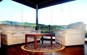 Lobby sitting area - Hotel Silver Dew (Nuwara Eliya)