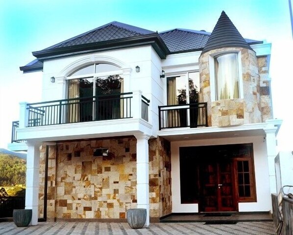 Front of property - Hotel Silver Dew (Nuwara Eliya)