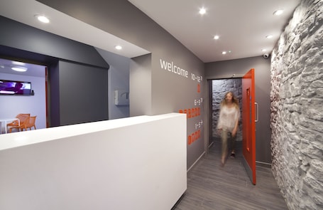 Mostrador para check-in y check-out