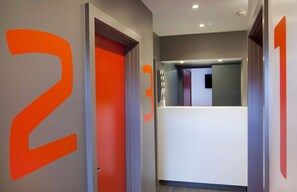 Mostrador para check-in y check-out