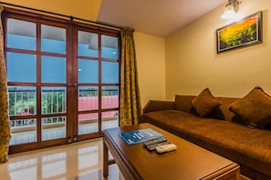 Premium bedding, desk, iron/ironing board, rollaway beds