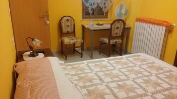 Double Room | Desk, cots/infant beds, free WiFi