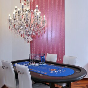 Queens Residence | Room amenity