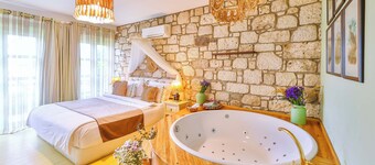 Palas Alacati - Adults Only