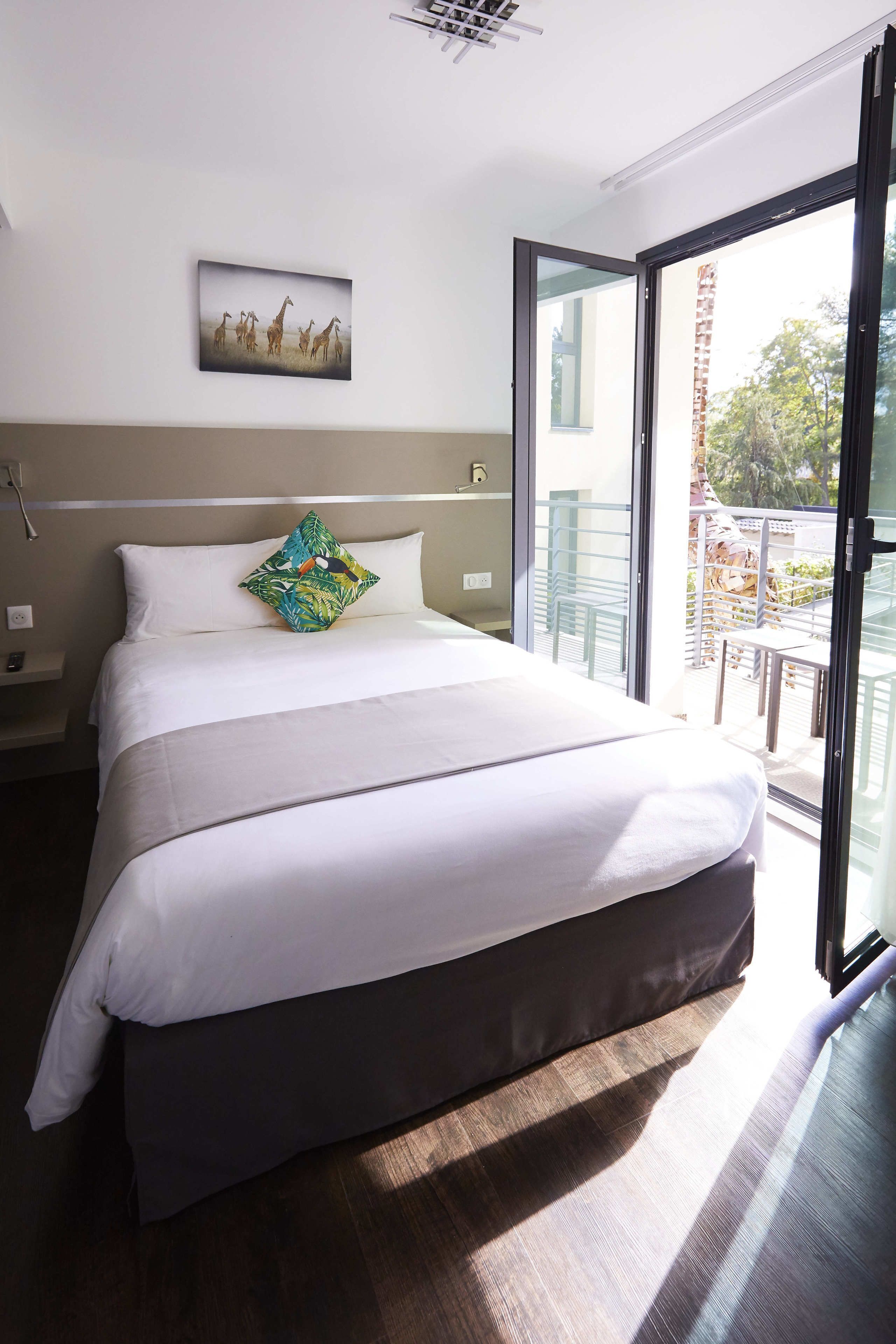 Premium bedding, Select Comfort beds, in-room safe