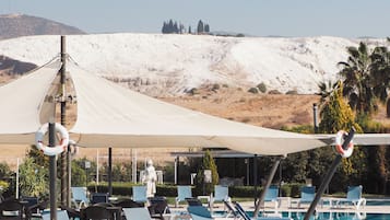 2 indoor pools, 2 outdoor pools, free cabanas, pool umbrellas