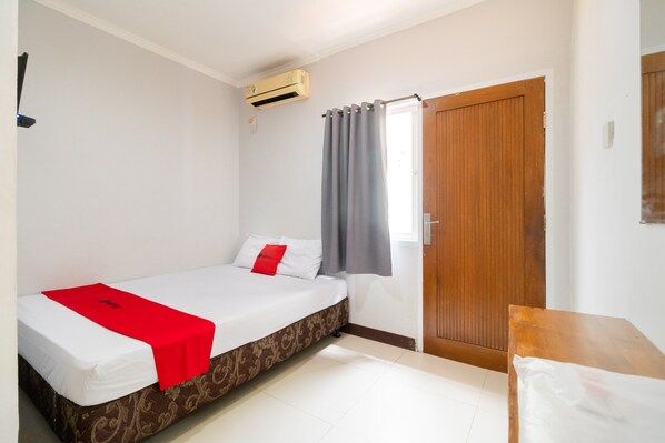 Habitación doble, 1 cama matrimonial | Cortinas blackout y wifi gratis 