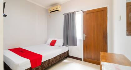 RedDoorz @ Tondano Benhil