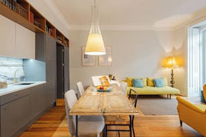 Deluxe Apartment, 2 Bedrooms, Balcony (6 Guests) | Private kitchen | Full-size fridge, microwave, oven, stovetop - Almaria Ex Libris Chiado (Lisbon)