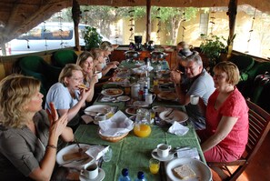 Daily cooked-to-order breakfast for a fee - Lesoma Valley Lodge (Kasane)