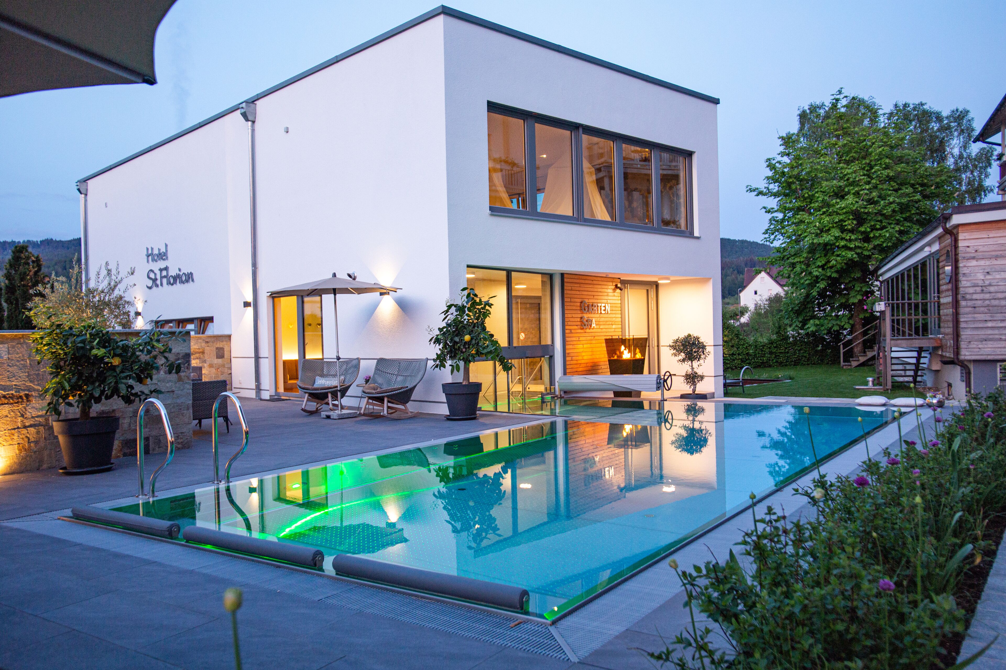 Indoor pool, outdoor pool