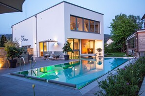 Innenpool, Außenpool