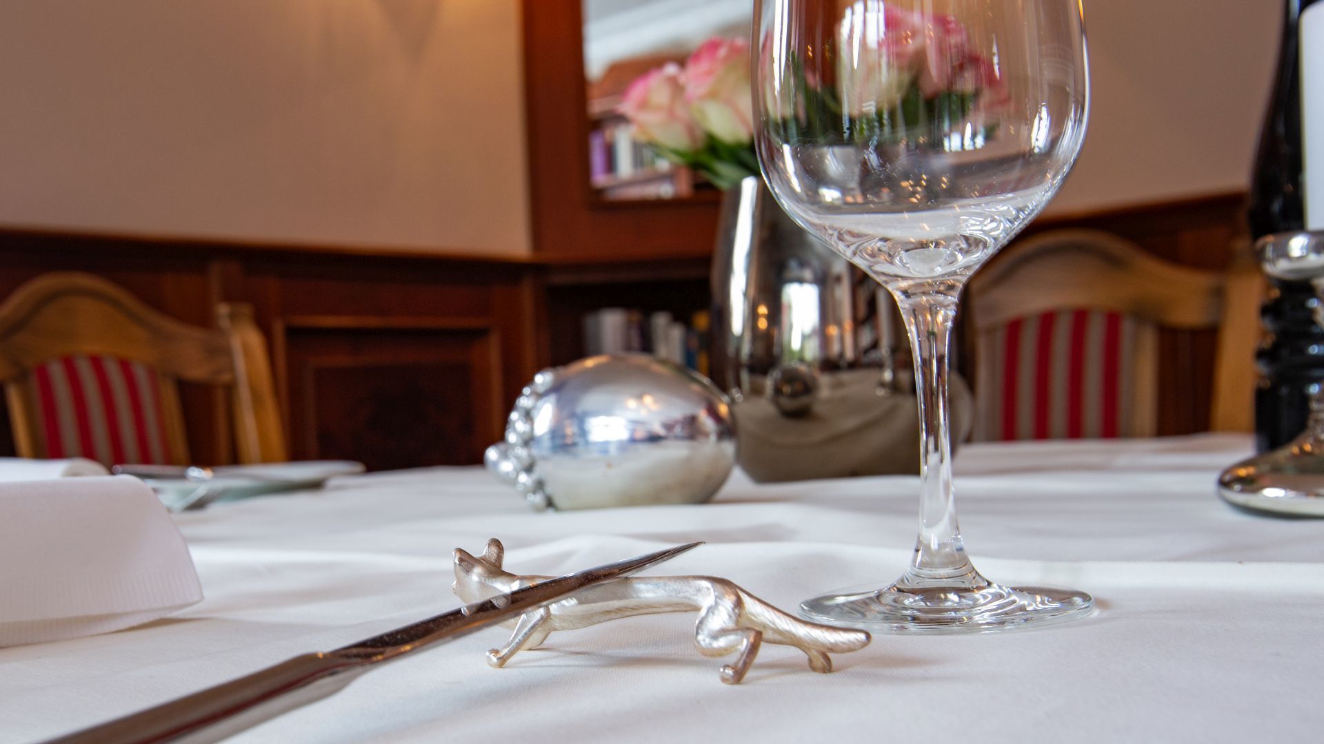 4 restaurants, lunch, dinner served; regional cuisine