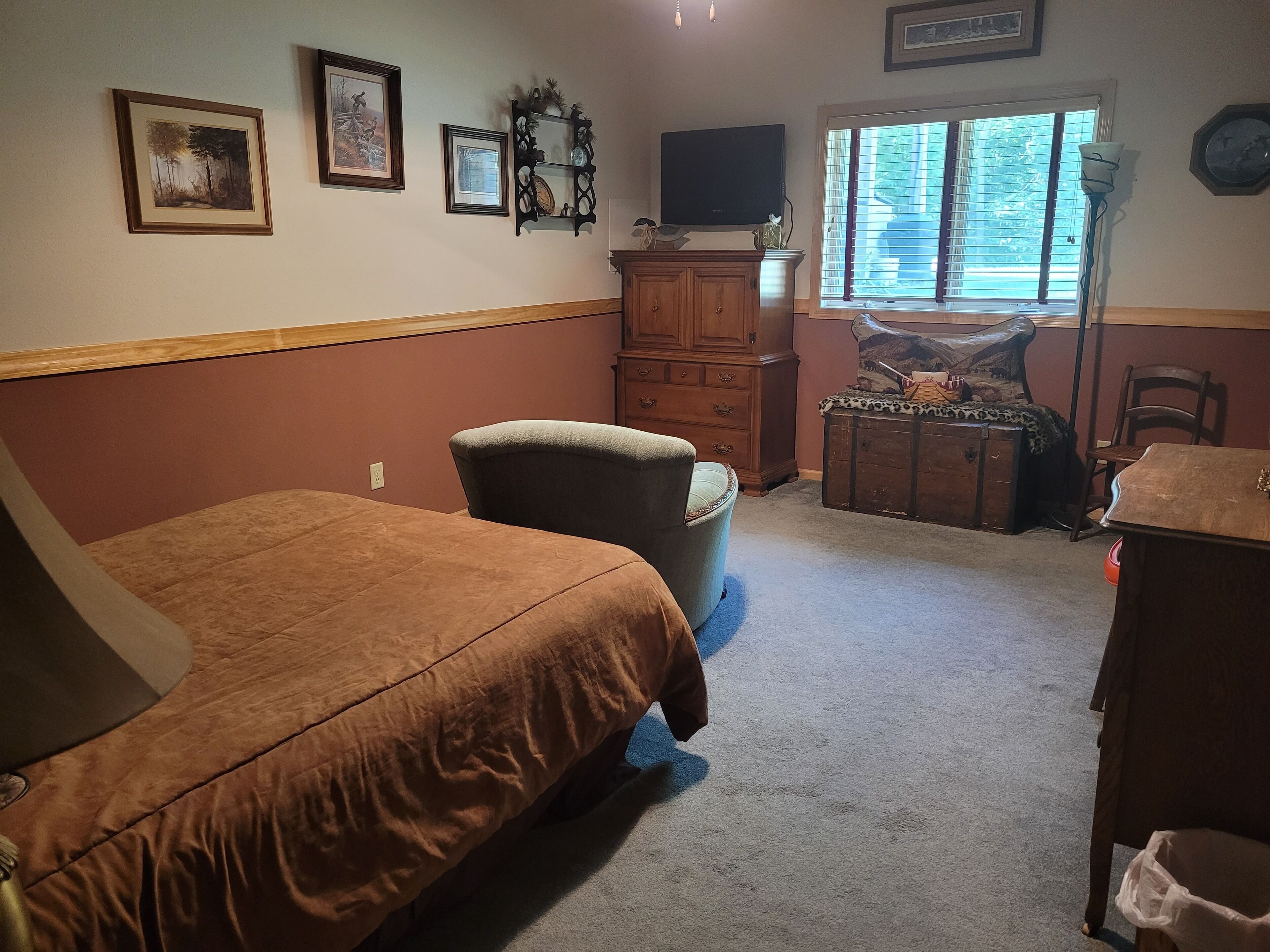 Kamer, 1 queensize bed | Individueel gedecoreerd, individueel gemeubileerd, reisbedje