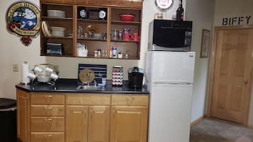 Fridge, microwave