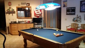 Billiards - Meisterhaus Bed & Breakfast (Morristown)