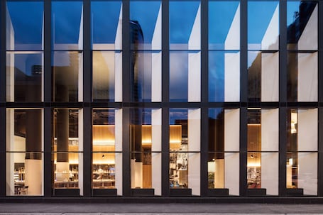 Facciata della struttura - sera/notte. Hotel Monville