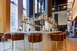 Bar (on property) - Hotel Monville (Montreal)