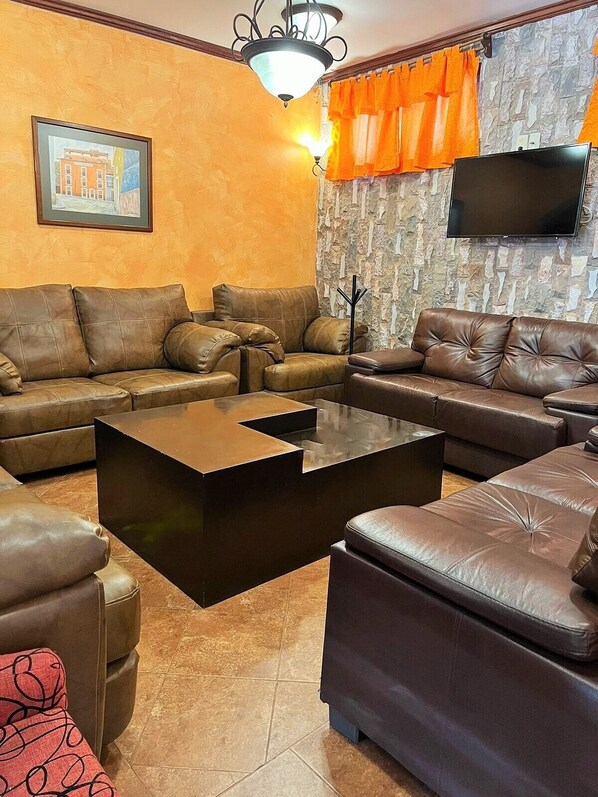 TV connectée de 40 pouces avec chaînes par câble, télévision