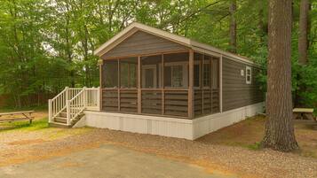 Two Bedroom Family Cottage (Linens not provided) | Free WiFi