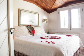 Dobbeltrom – premium | Sengetøy av topp kvalitet, minibar og blendingsgardiner