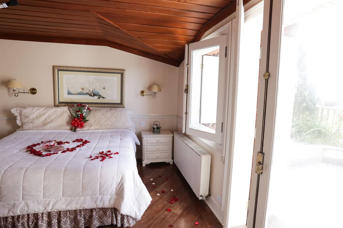 Premium Double Room | Premium bedding, minibar, blackout drapes, free WiFi