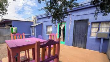 Gallery Room | Terrace/patio