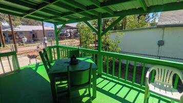 Post | Terrace/patio