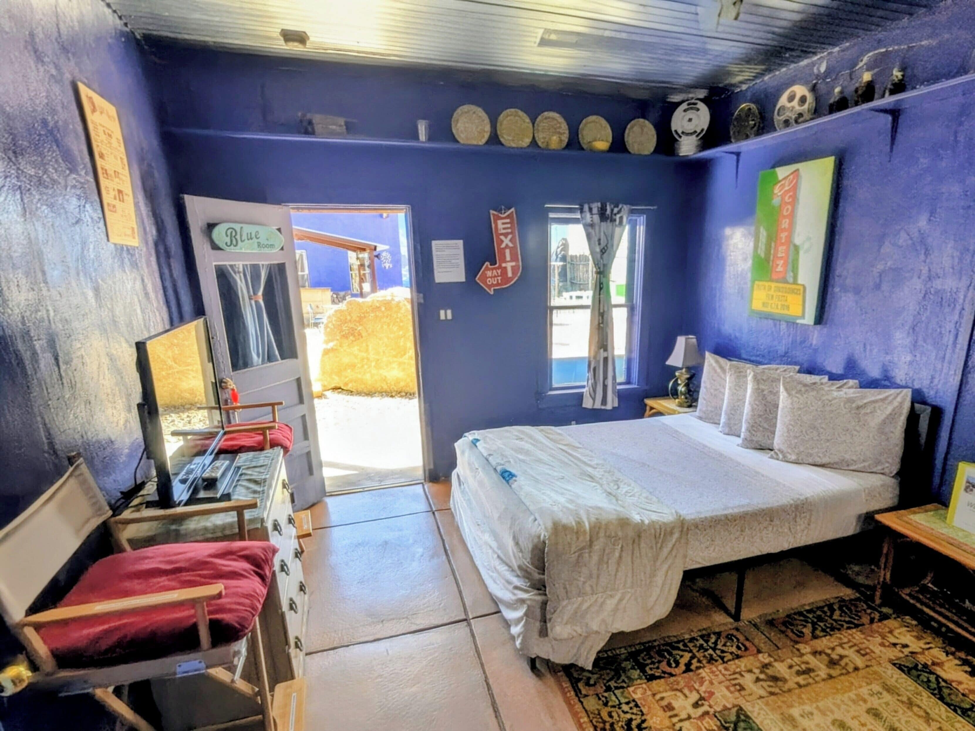 Economy-rum - 1 queensize-säng - icke-rökare - utsikt mot innergården | Gratis wi-fi och sängkläder