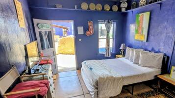 The Blue Room | Free WiFi, bed sheets