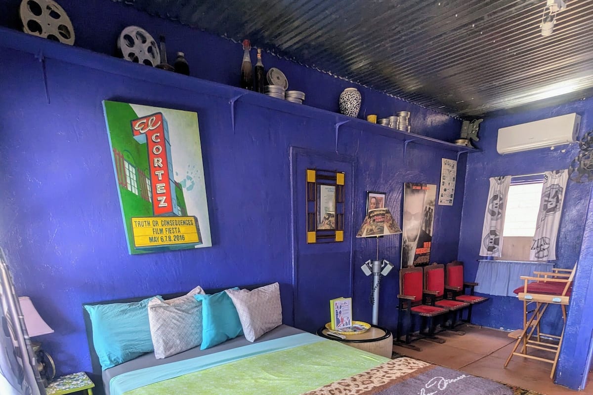 The Blue Room | Free WiFi, bed sheets