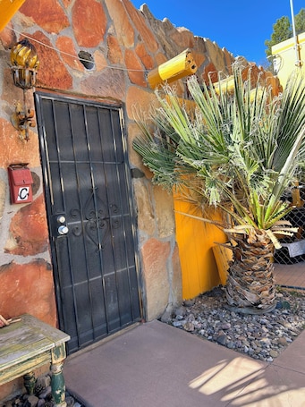 Suite estándar, 1 cama de matrimonio, no fumadores, en edificio anexo | Wifi gratis y ropa de cama. Pelican Spa