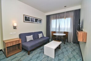 Suite, 1 King Bed, Non Smoking, Refrigerator