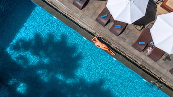 Outdoor pool, sun loungers