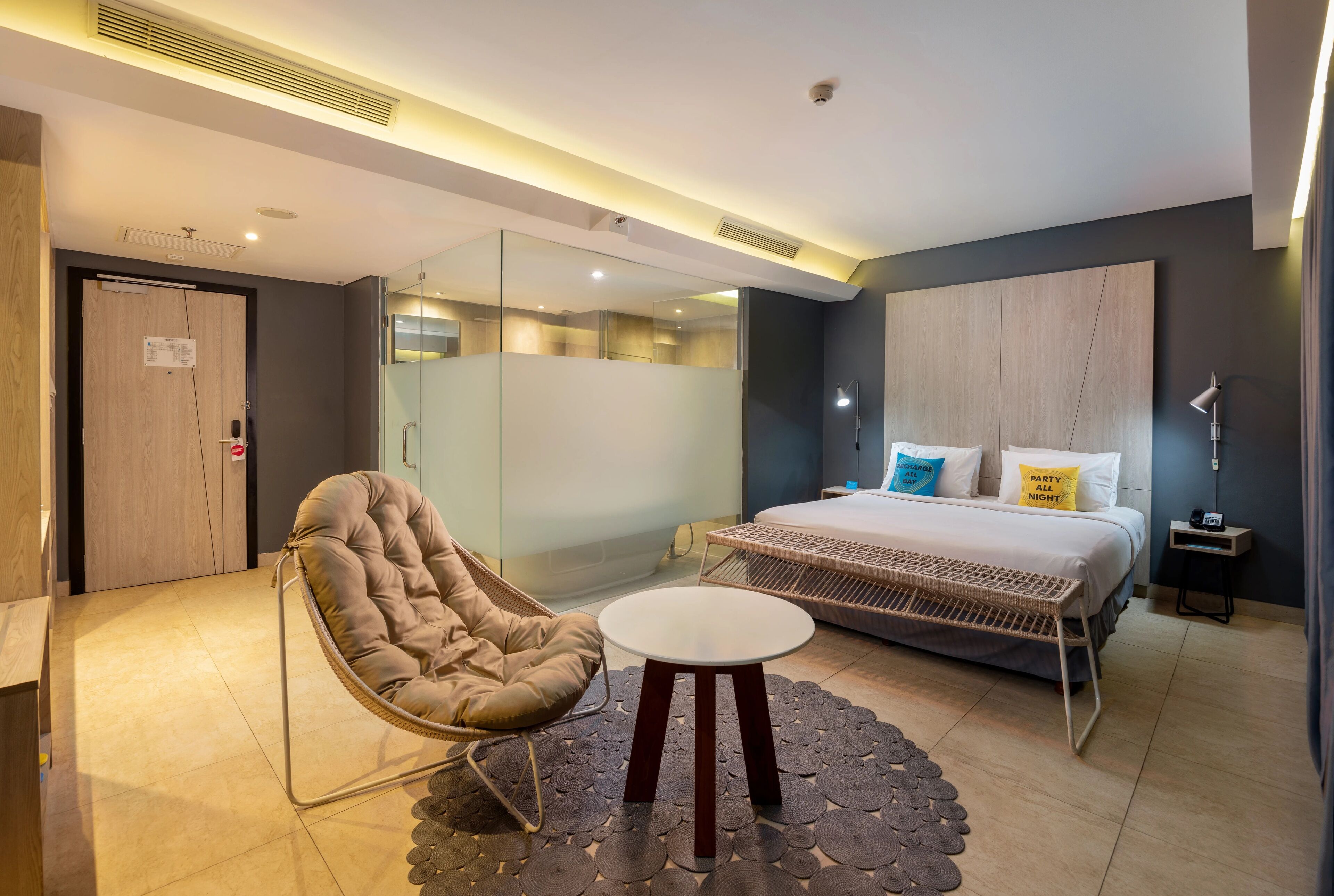 solia suite | living area | lcd tv