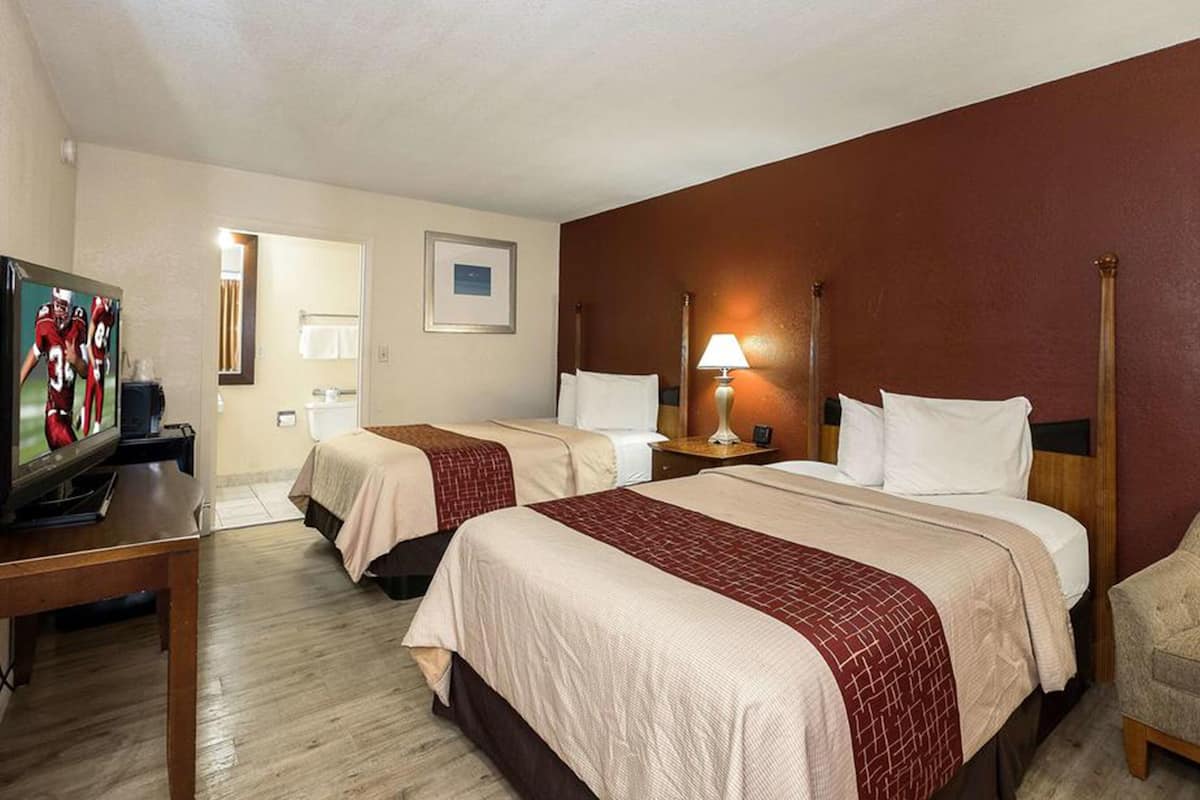 Blackout curtains, soundproofing, free WiFi