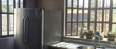 Villa, 3 Bedrooms | Private kitchen | Full-size fridge, microwave, oven, stovetop