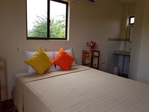 Double Room, 1 Double Bed | In-room safe, desk, rollaway beds, free WiFi - Hotel Popoyo (Tola)