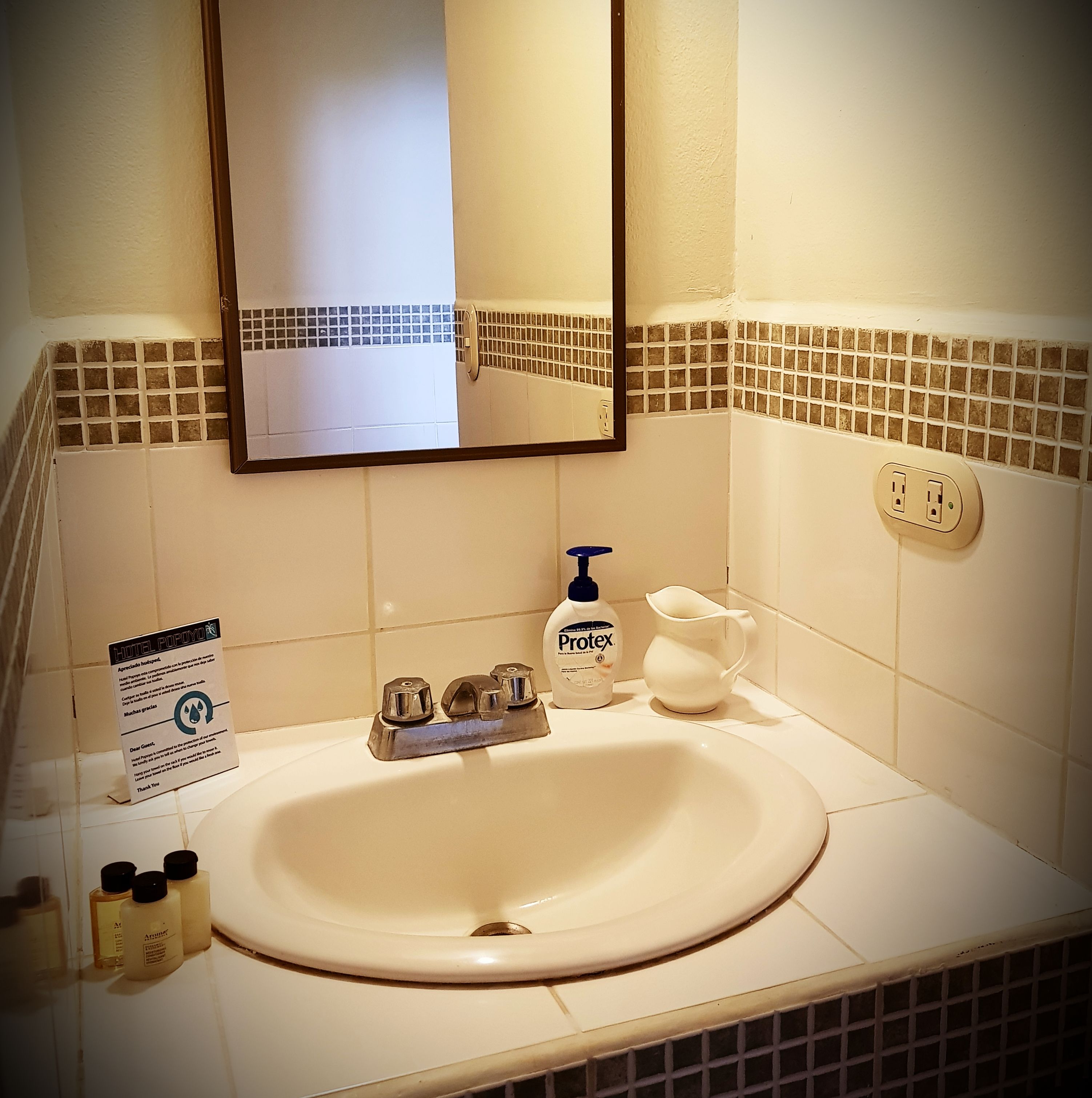 double room, 1 double bed | bathroom | shower, free toiletries, towels